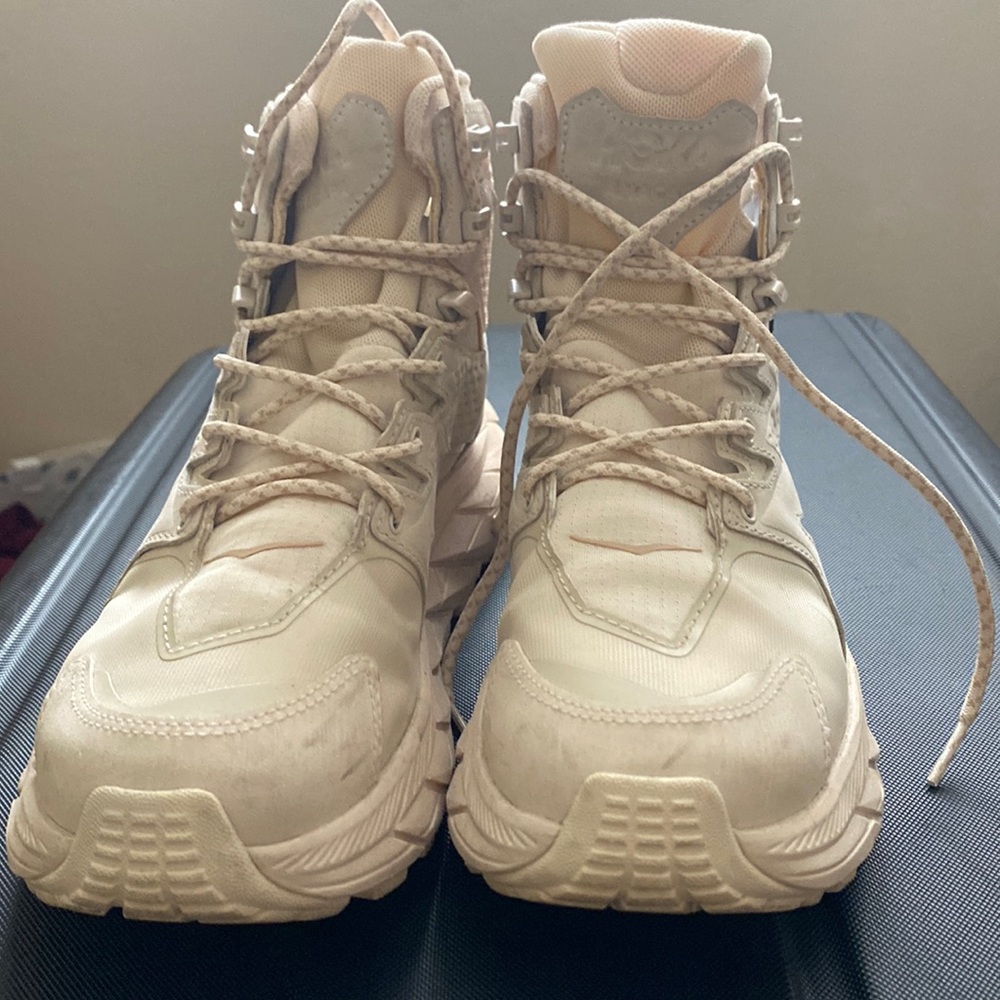 HOKA Anacapa Mid hiking shoe